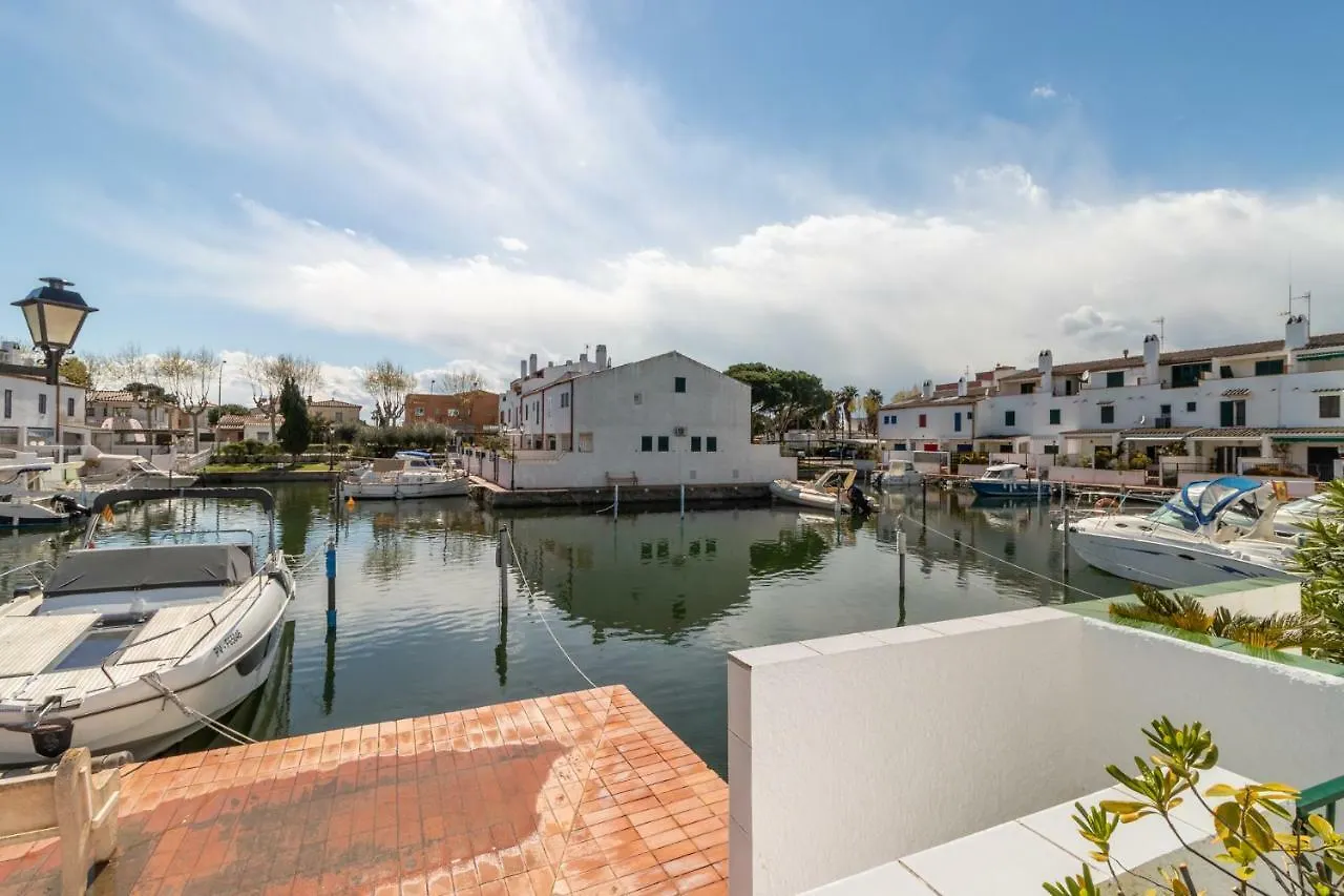 23 Carrer Port Currica Hotel Empuriabrava 0*,